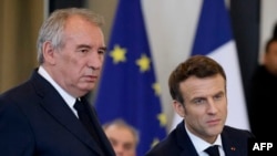 Ông Francois Bayrou (trái) là vị thủ tướng thứ tư trong nhiệm kỳ thứ hai của Tổng thống Macron